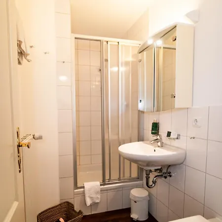 Hotel Schloss Harkensee 3*